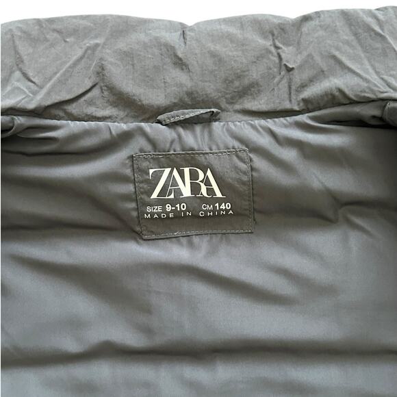 Zara Girls Quilted Black Puffer Vest 9-10y NWOT - Picture 3 of 6